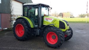 CLAAS AXOS 320 4 cil 85pk afgeleverd. Als tweede tractor verkocht bij een grote melkveehouderij omgeving Zeddam.