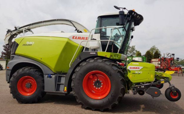 Vorige week is deze Jaguar 940 met PU300 graspickup toegevoegd aan de vloot van Loonbedrijf Baks in Borculo.