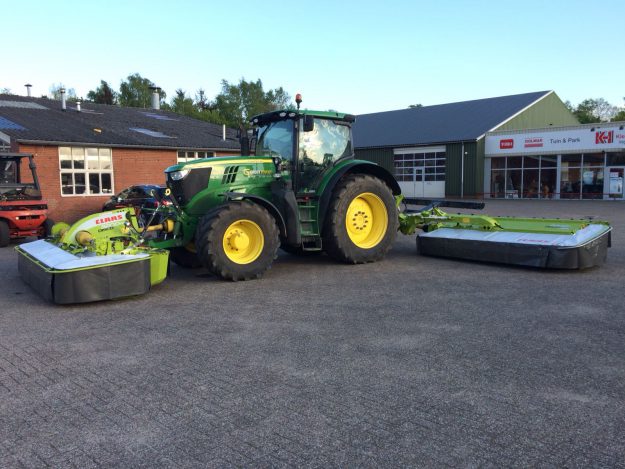 Het gras groeit hard nu en daarom kiest ook Loon- en grondverzetbedrijf Groot Zevert uit Beltrum weer voor een maaicombinatie van CLAAS.